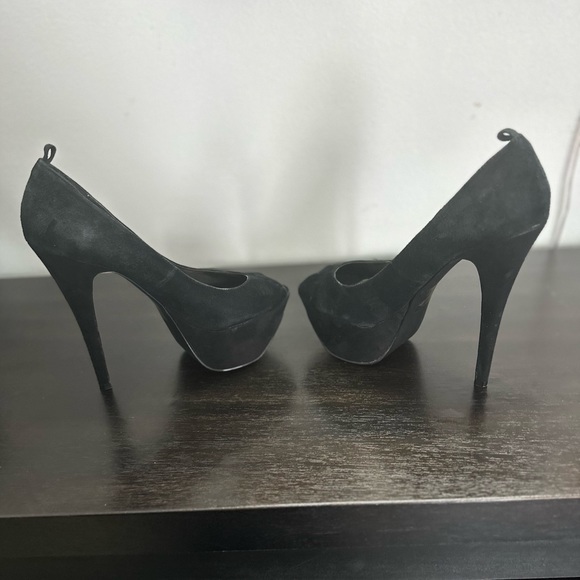 High heels - Picture 3 of 8